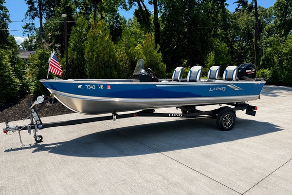 18ft Lund Yacht For Sale