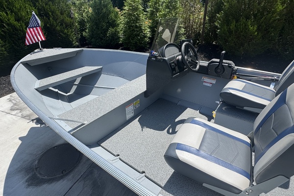 18ft Lund Yacht For Sale
