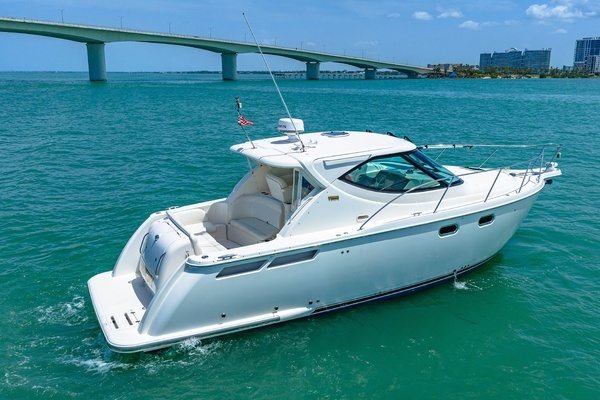 2011 Tiara Yachts 35