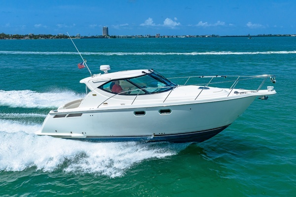 2011 Tiara Yachts 35