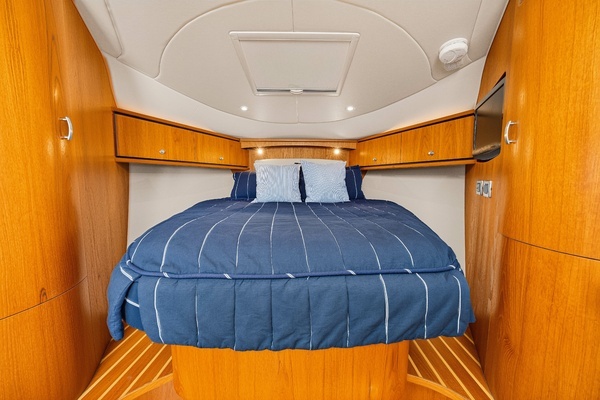 2011 Tiara Yachts 35