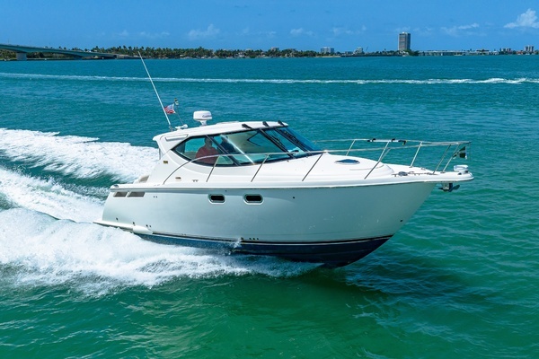 2011 Tiara Yachts 35