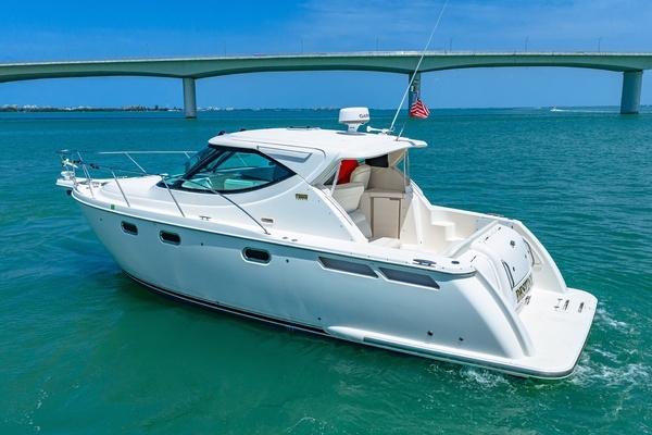 2011 Tiara Yachts 35