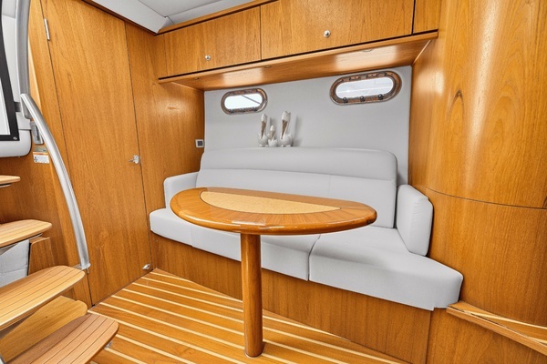 2011 Tiara Yachts 35