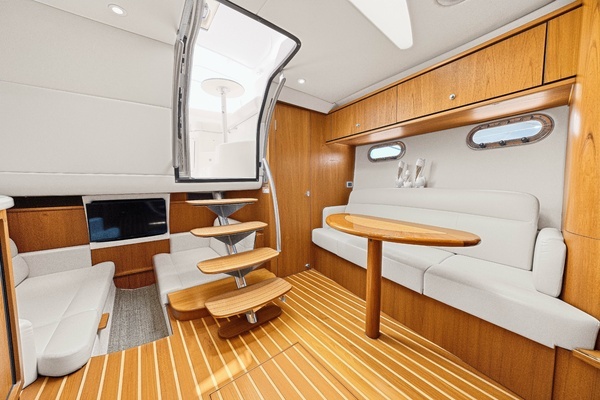 2011 Tiara Yachts 35