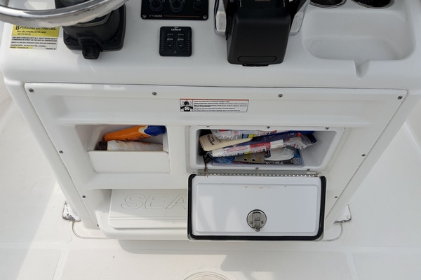 25ft Sea Hunt Yacht For Sale