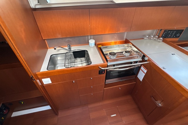 40ft Beneteau Yacht For Sale