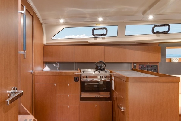 Beneteau Oceanis 41.1 Yacht For Sale