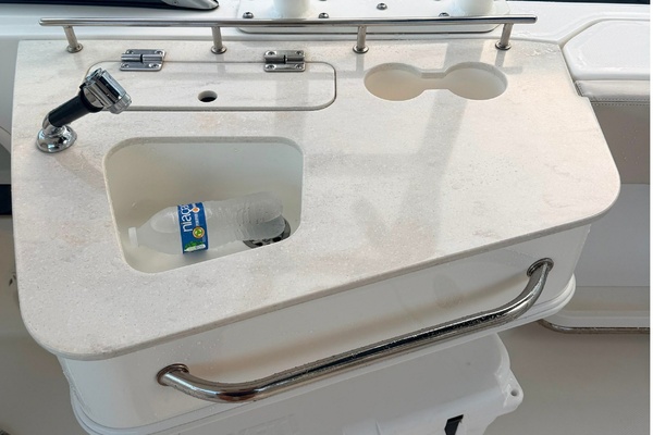 24ft Boston Whaler Yacht For Sale