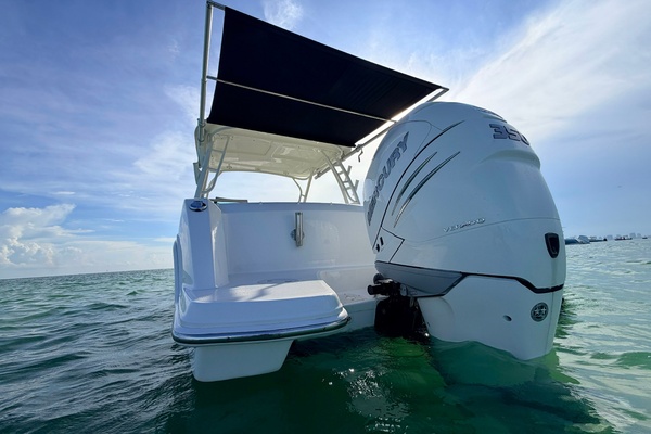24ft Boston Whaler Yacht For Sale