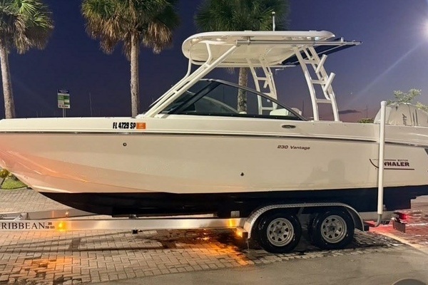 24ft Boston Whaler Yacht For Sale