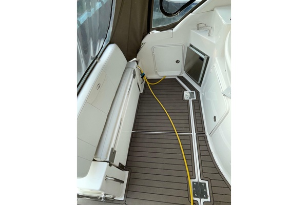 30ft Regal Yacht For Sale