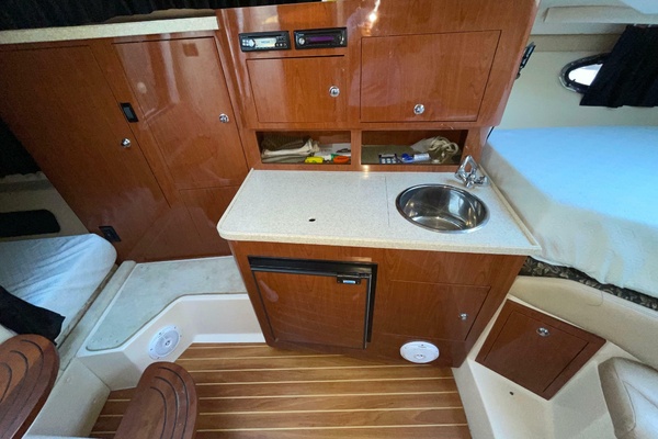 30ft Regal Yacht For Sale