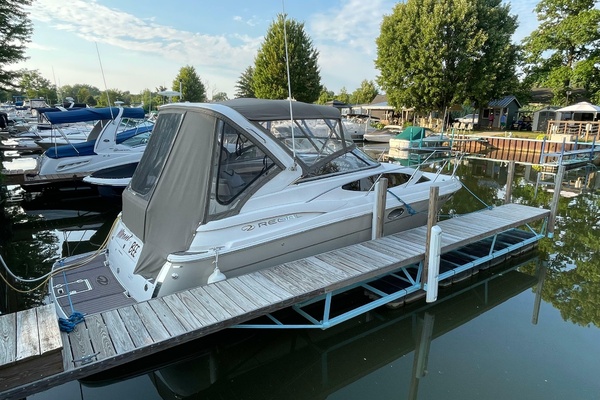 30ft Regal Yacht For Sale