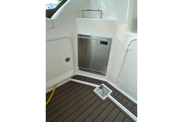 30ft Regal Yacht For Sale