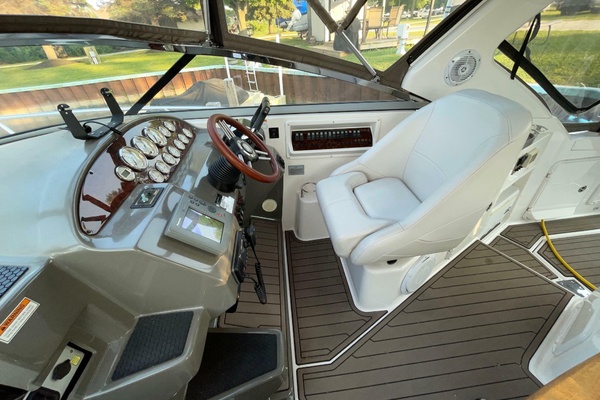 30ft Regal Yacht For Sale