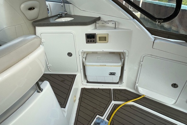 30ft Regal Yacht For Sale