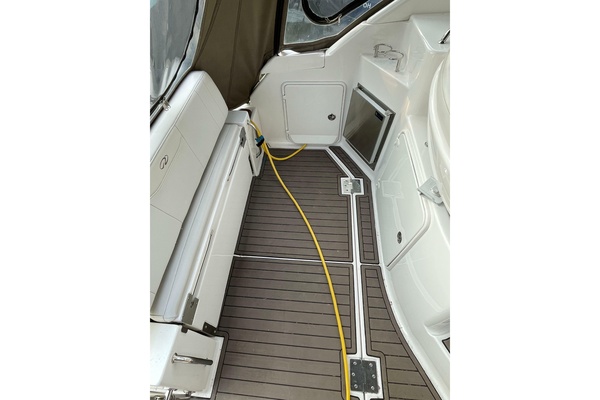 30ft Regal Yacht For Sale