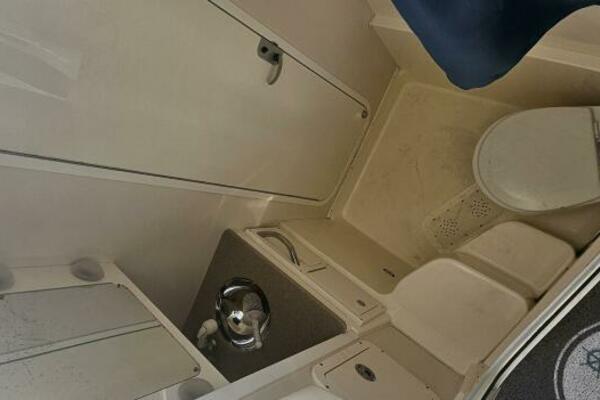 K DEE 32ft World Cat Yacht For Sale