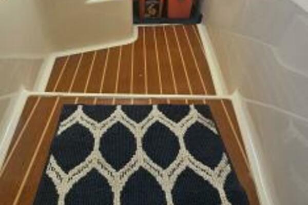 K DEE 32ft World Cat Yacht For Sale