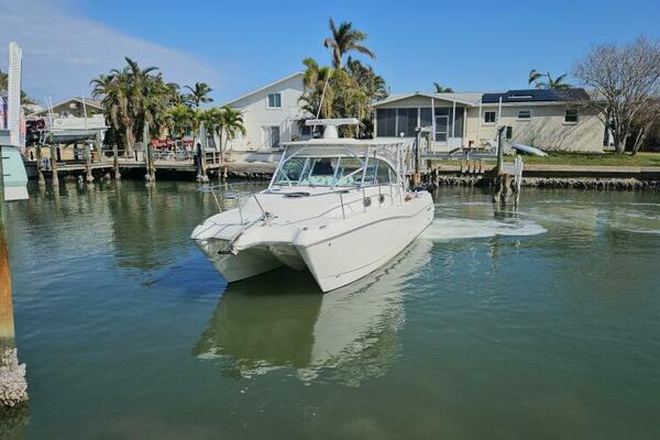 K DEE 32ft World Cat Yacht For Sale