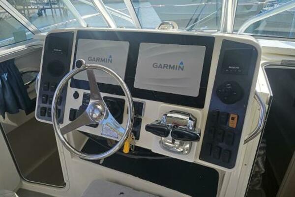 K DEE 32ft World Cat Yacht For Sale