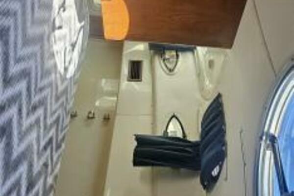 K DEE 32ft World Cat Yacht For Sale
