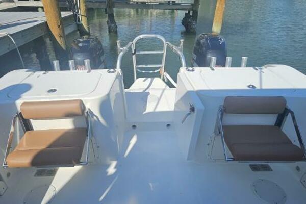K DEE 32ft World Cat Yacht For Sale
