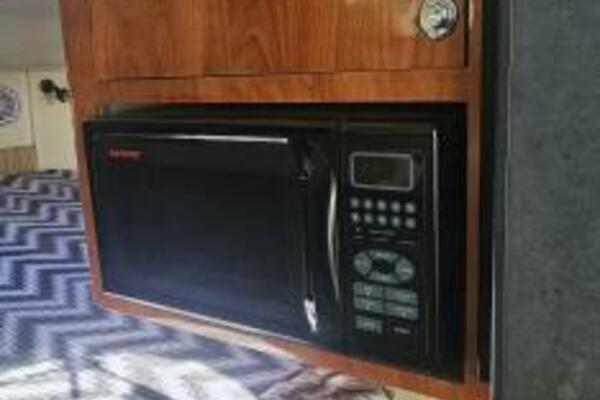 K DEE 32ft World Cat Yacht For Sale