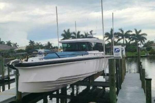 37ft Axopar Yacht For Sale