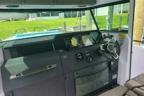 Axopar 37 XC CROSS CABIN Yacht For Sale