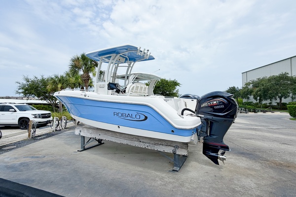 22ft Robalo Yacht For Sale