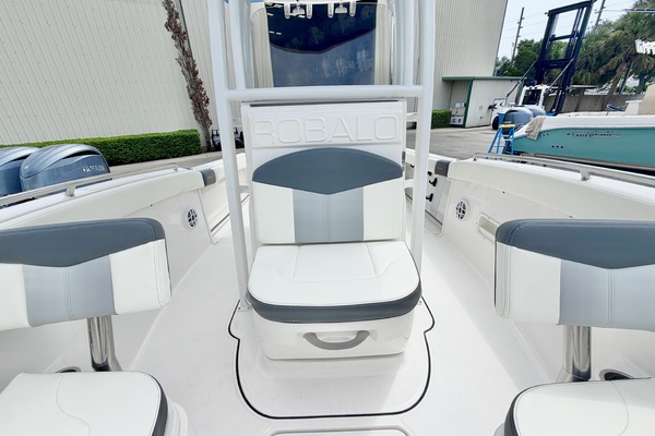 22ft Robalo Yacht For Sale