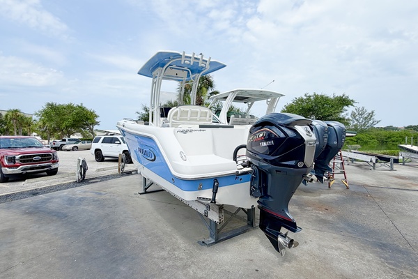 22ft Robalo Yacht For Sale
