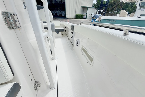 22ft Robalo Yacht For Sale