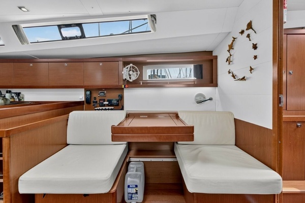 Beneteau Oceanis 45 Yacht For Sale