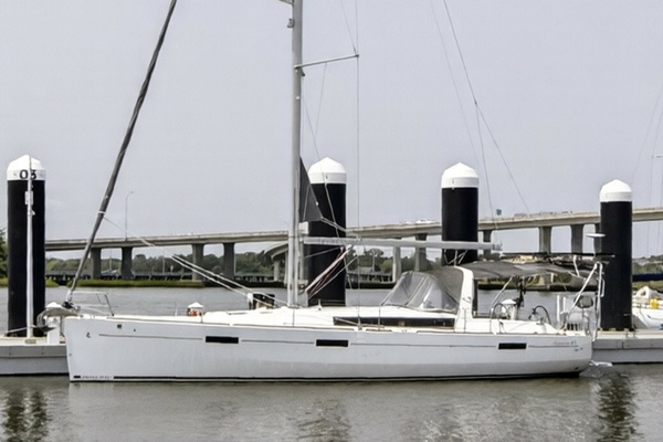 2013 Beneteau Oceanis 45 - Owner's Version