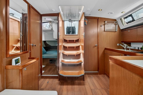 Inconceivable 45ft Beneteau Yacht For Sale