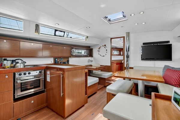 Inconceivable 45ft Beneteau Yacht For Sale