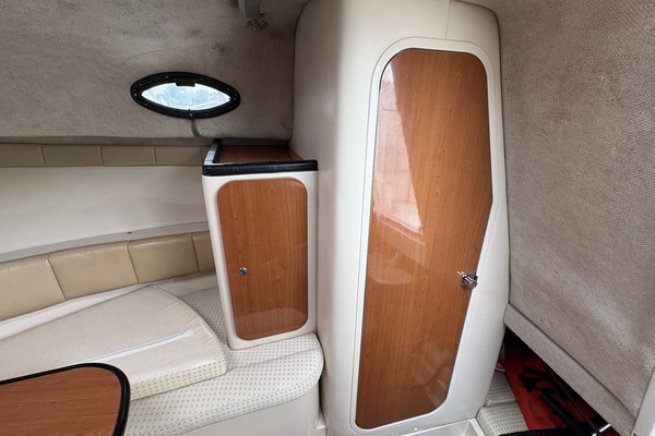 27ft Wellcraft Yacht For Sale