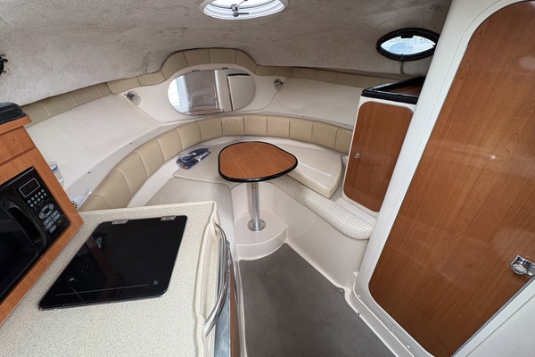 27ft Wellcraft Yacht For Sale