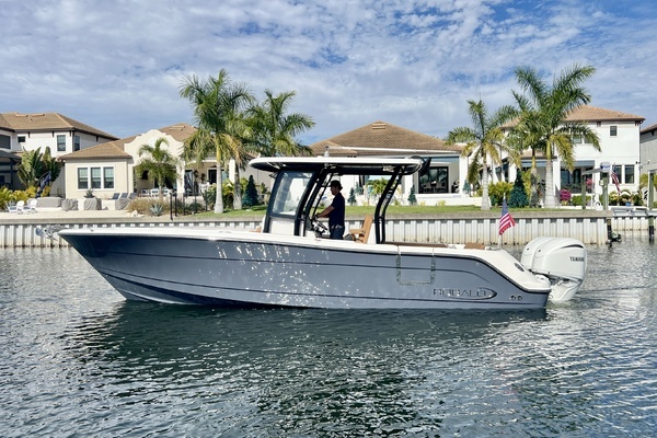 30-ft-Robalo-2025-R302 Center Console-Tampa Florida United States yacht for sale