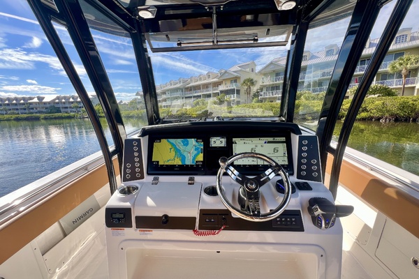 30ft Robalo Yacht For Sale