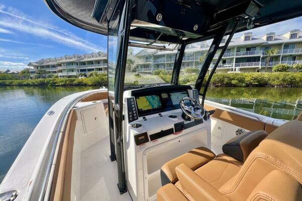 30ft Robalo Yacht For Sale