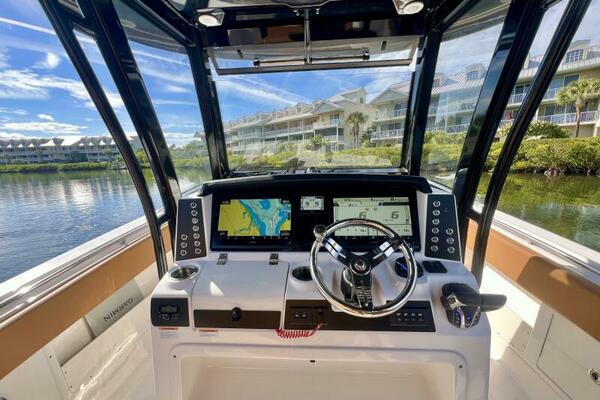 30ft Robalo Yacht For Sale