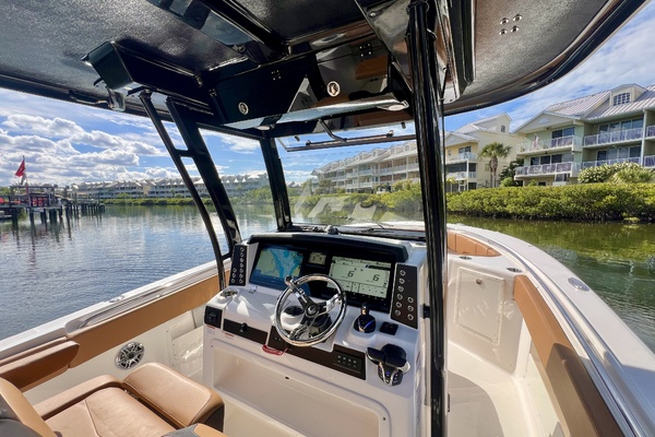 30ft Robalo Yacht For Sale