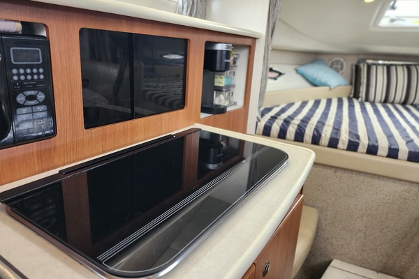 28ft Bayliner Yacht For Sale