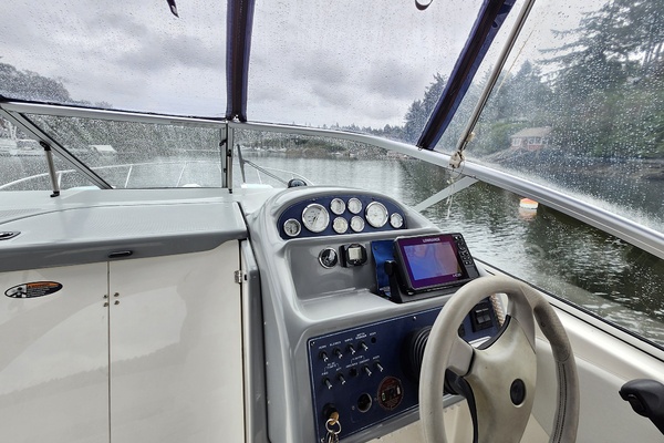 28ft Bayliner Yacht For Sale