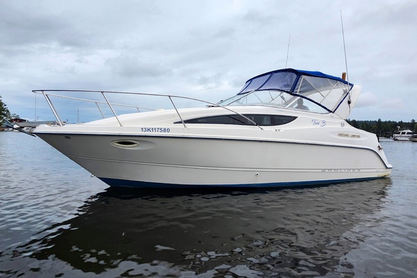 28ft Bayliner Yacht For Sale