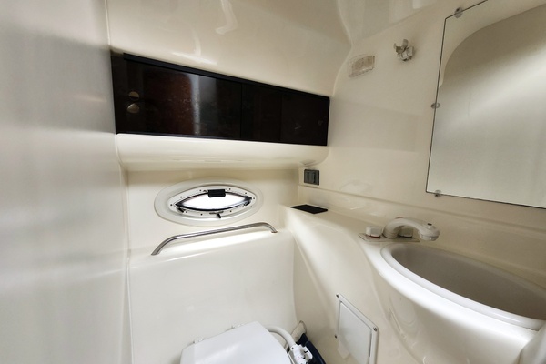 28ft Bayliner Yacht For Sale